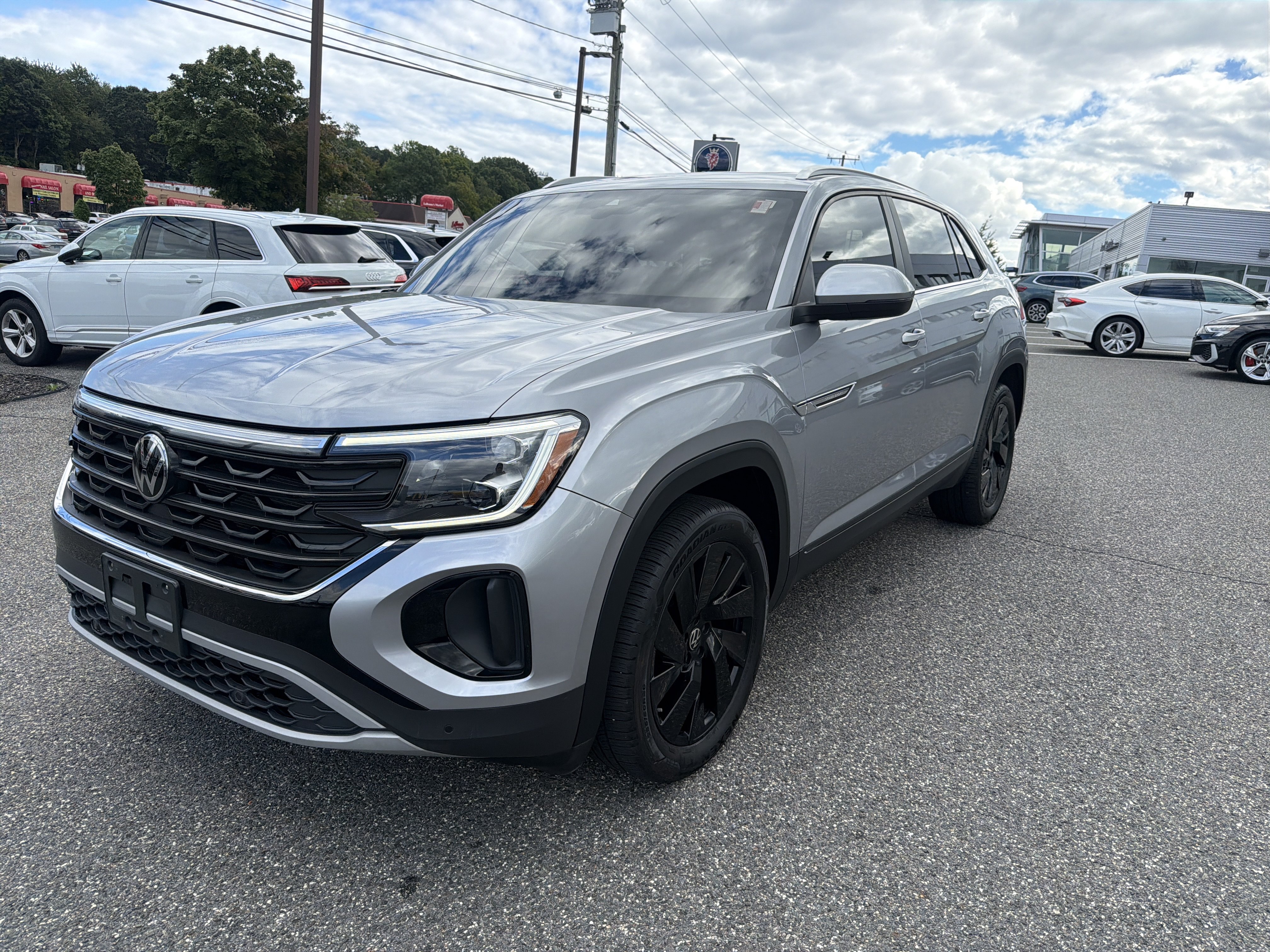 Certified 2024 Volkswagen Atlas Cross Sport SE AWD/4WD image 3