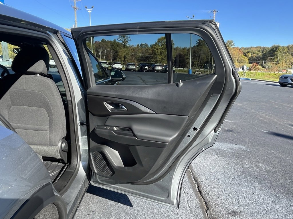 New 2026 Chevrolet Equinox EV LT image 16