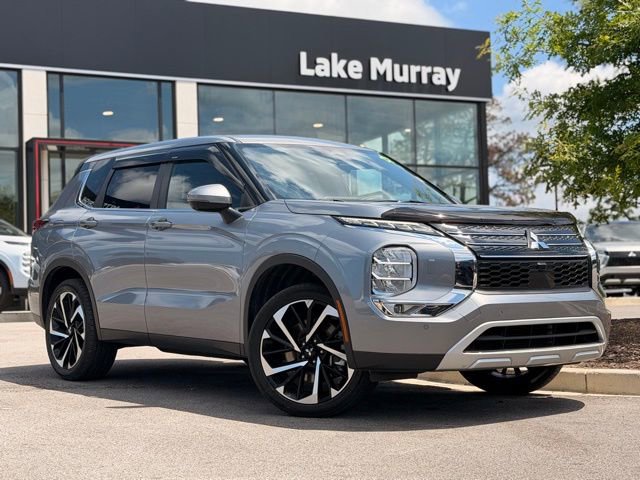 Used 2024 Mitsubishi Outlander SE