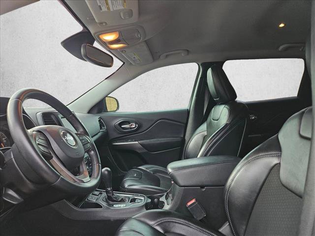 Used 2019 Jeep Cherokee Latitude Plus w/ Comfort/Convenience Group image 13