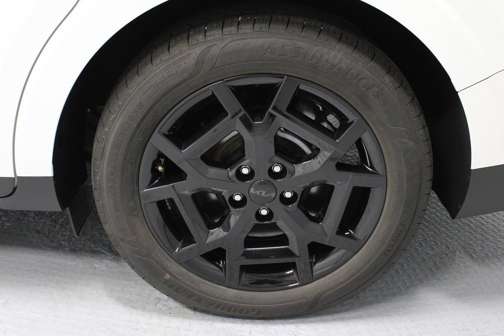 Used 2025 Kia Carnival SX Prestige FWD image 21