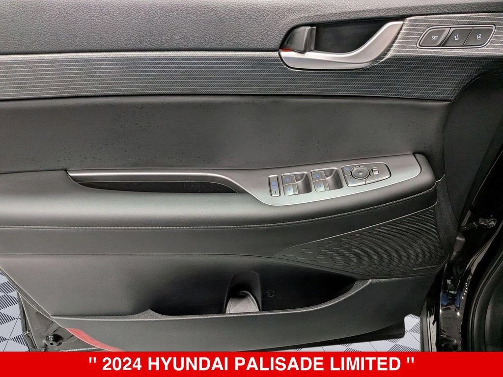 Used 2024 Hyundai Palisade Limited AWD/4WD image 14