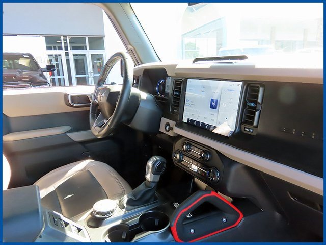 Used 2023 Ford Bronco Wildtrak image 8
