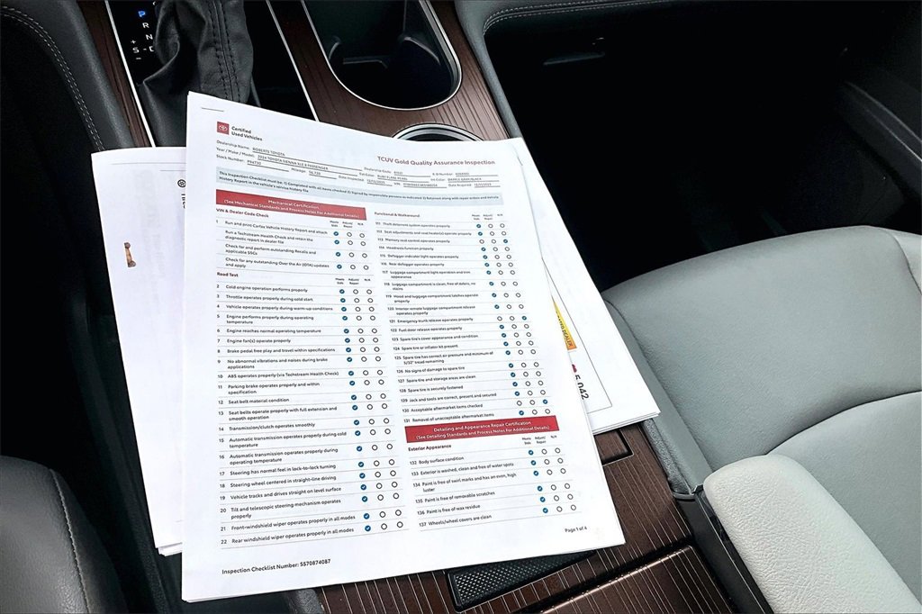Certified 2024 Toyota Sienna XLE image 35