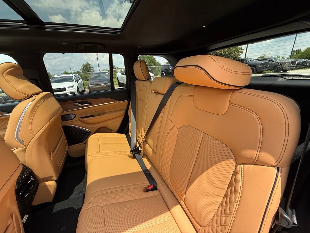 New 2026 Jeep Grand Cherokee Summit AWD/4WD image 24