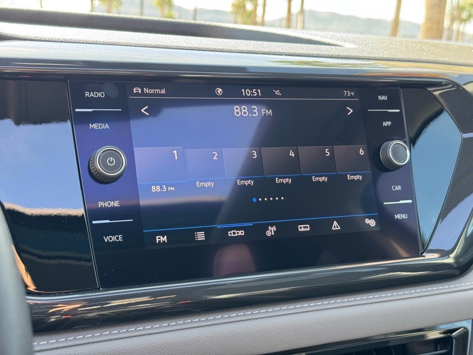 Used 2022 Volkswagen Taos SEL w/ Panoramic Sunroof Package image 31