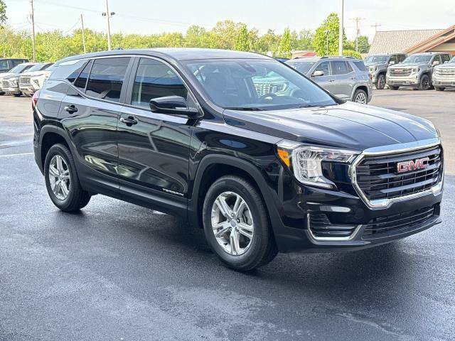Used 2023 GMC Terrain SLE FWD image 2