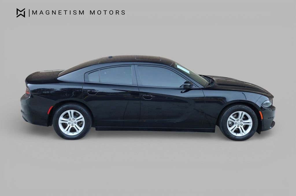 Used 2022 Dodge Charger SXT w/ Leather Interior Group image 2