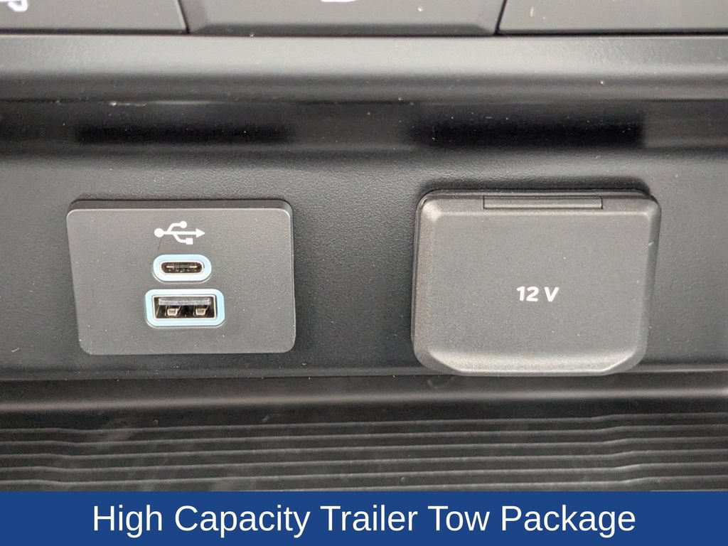 Used 2025 Ford F550 4x4 Regular Cab Super Duty image 17