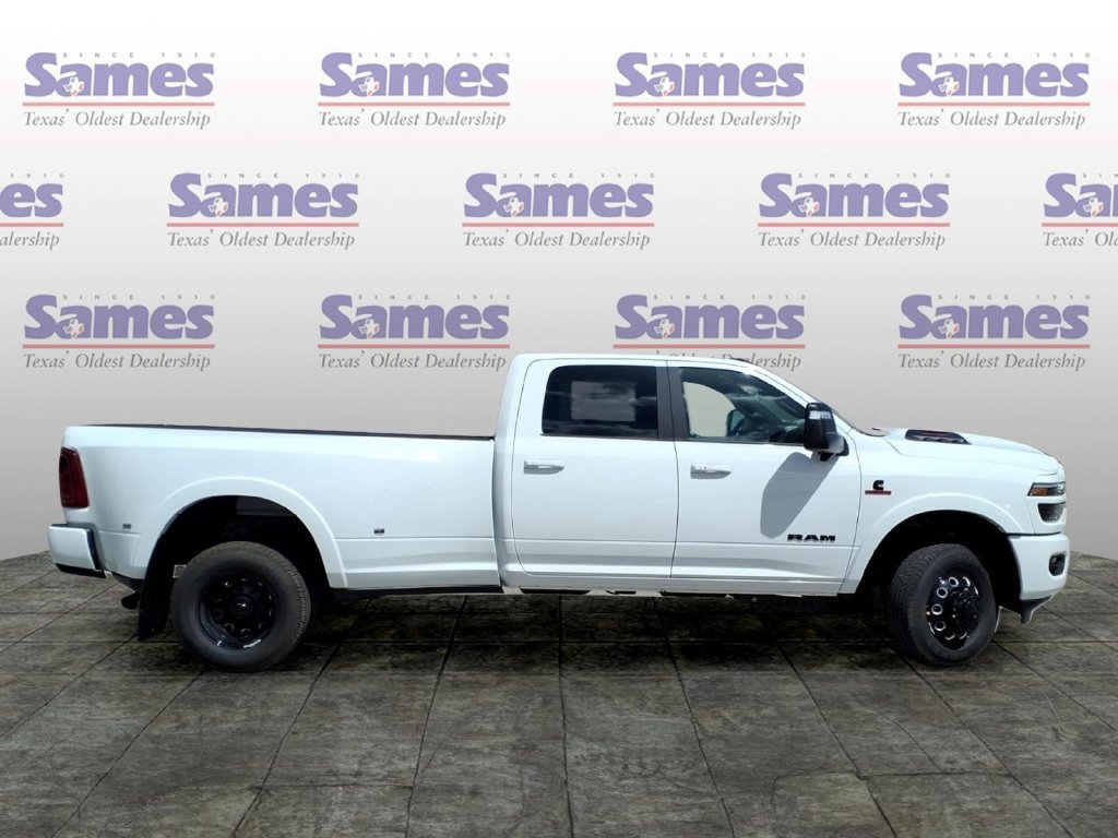 New 2027 RAM 3500 Laramie AWD/4WD image 4