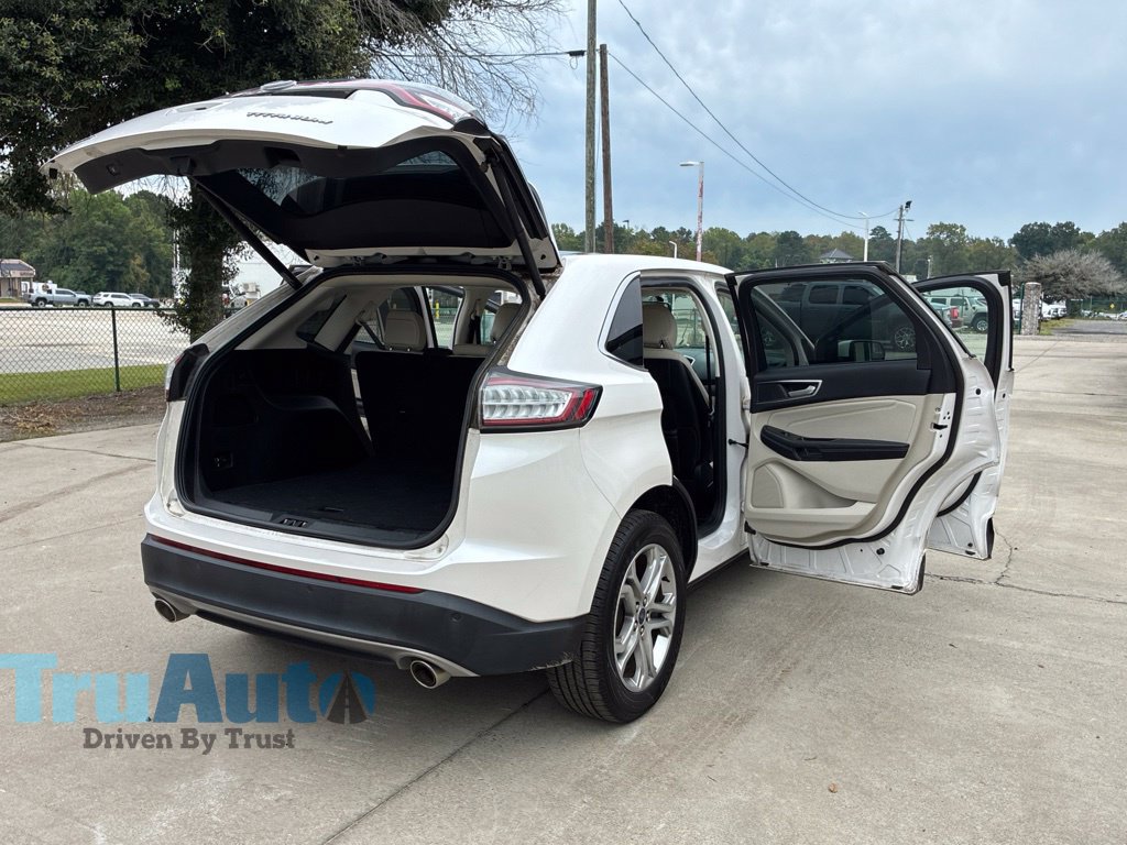 Used 2018 Ford Edge Titanium w/ Equipment Group 301A FWD image 17