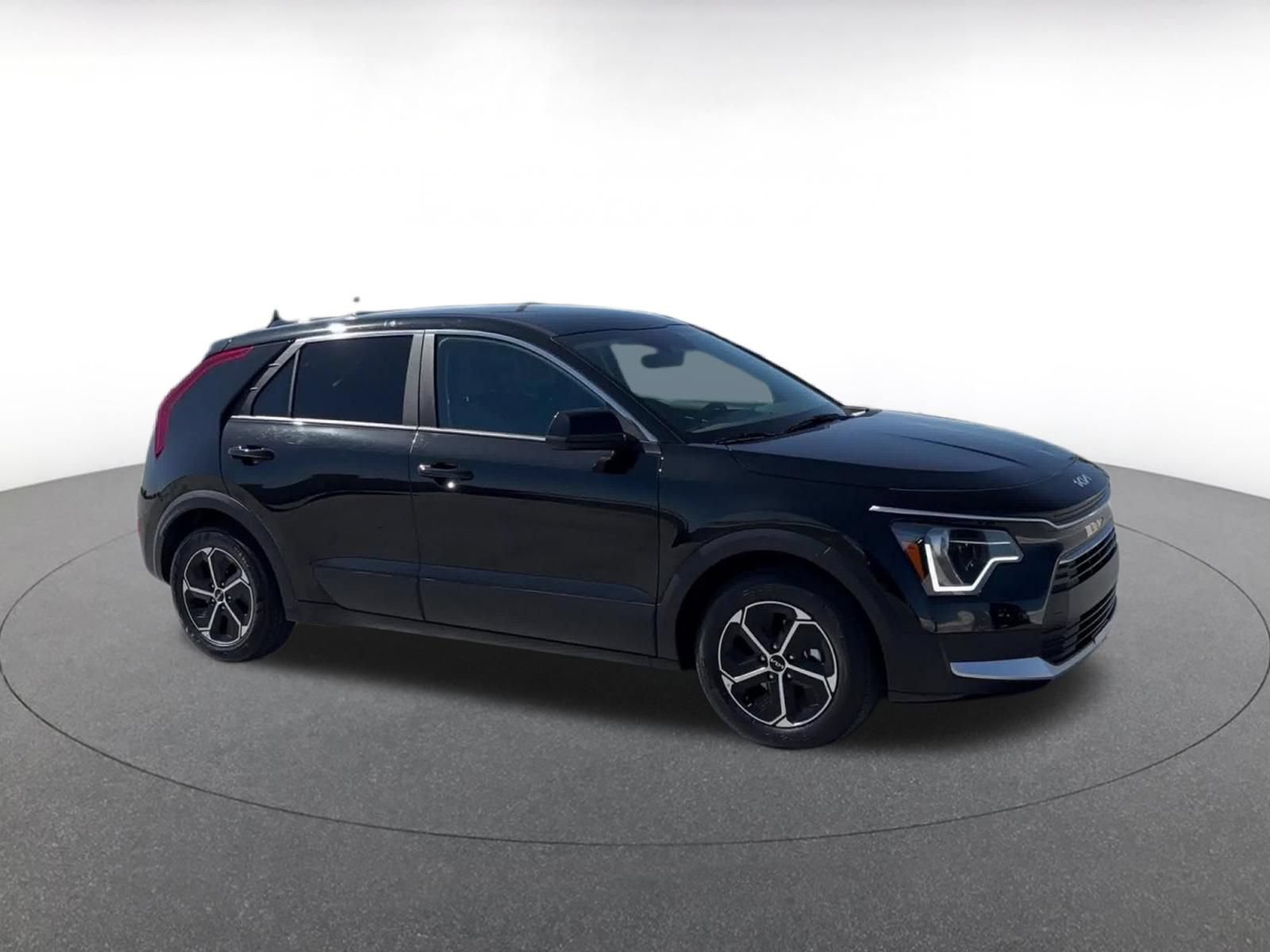 Used 2026 Kia Niro LX FWD video 2