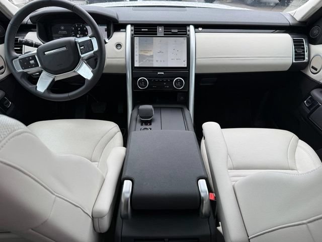 Used 2025 Land Rover Discovery S AWD/4WD image 18