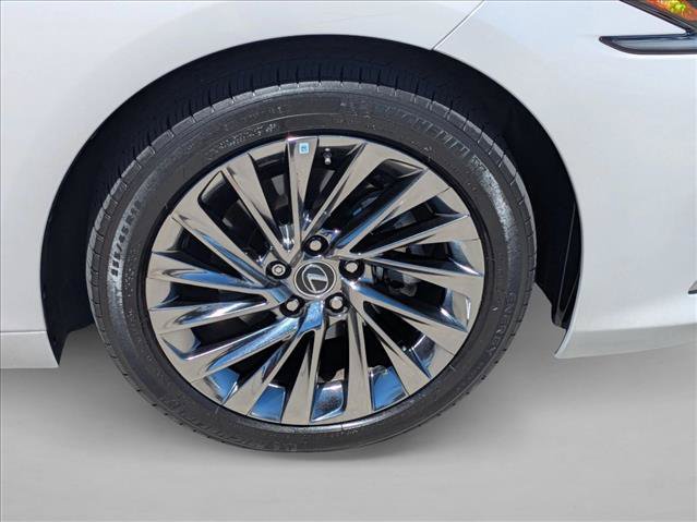 Used 2024 Lexus ES 300h w/ Accessory Package (Z2) FWD image 24