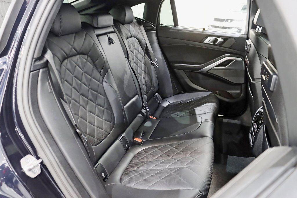 Used 2023 BMW X6 xDrive40i w/ Executive Package image 33