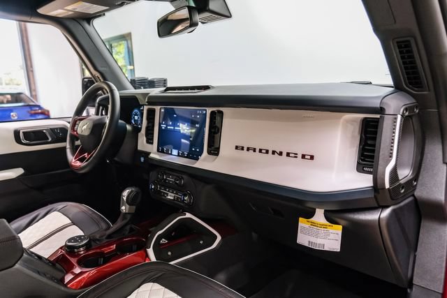 Used 2025 Ford Bronco Heritage Edition AWD/4WD image 15
