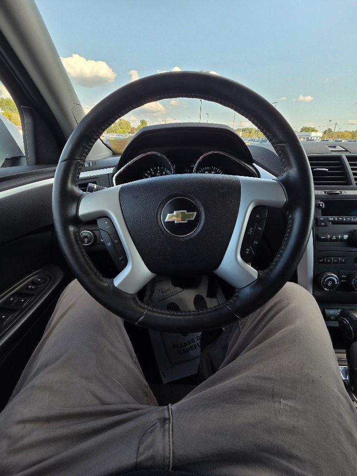 Used 2011 Chevrolet Traverse LT w/ Personal Connectivity Package image 17