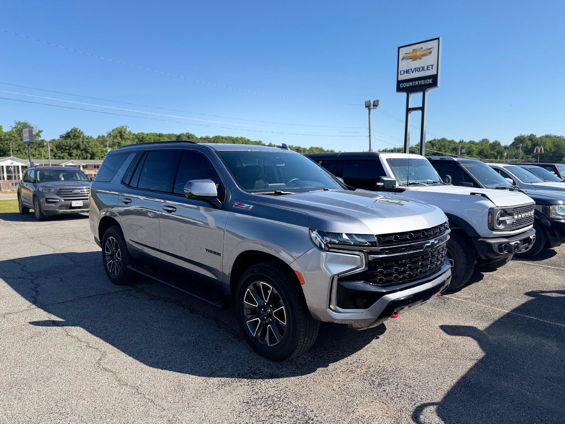 Used 2022 Chevrolet Tahoe Z71 w/ Z71 Off-Road Package AWD/4WD image 1