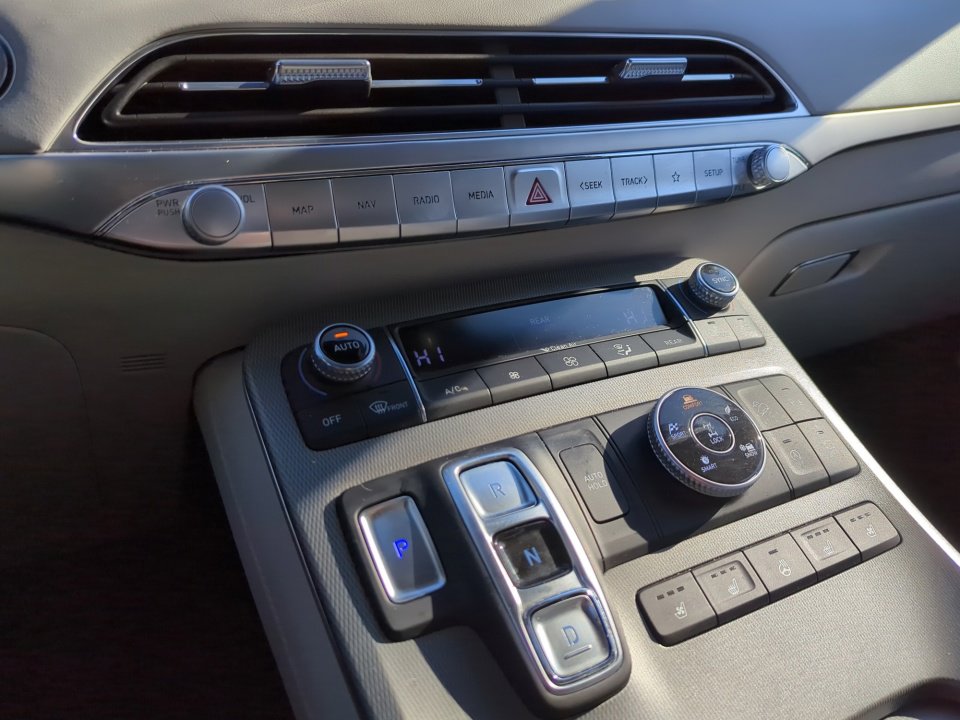 Used 2021 Hyundai Palisade Limited image 21