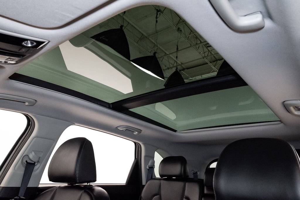 Used 2024 Kia Sorento S w/ Panoramic Sunroof Package FWD image 11