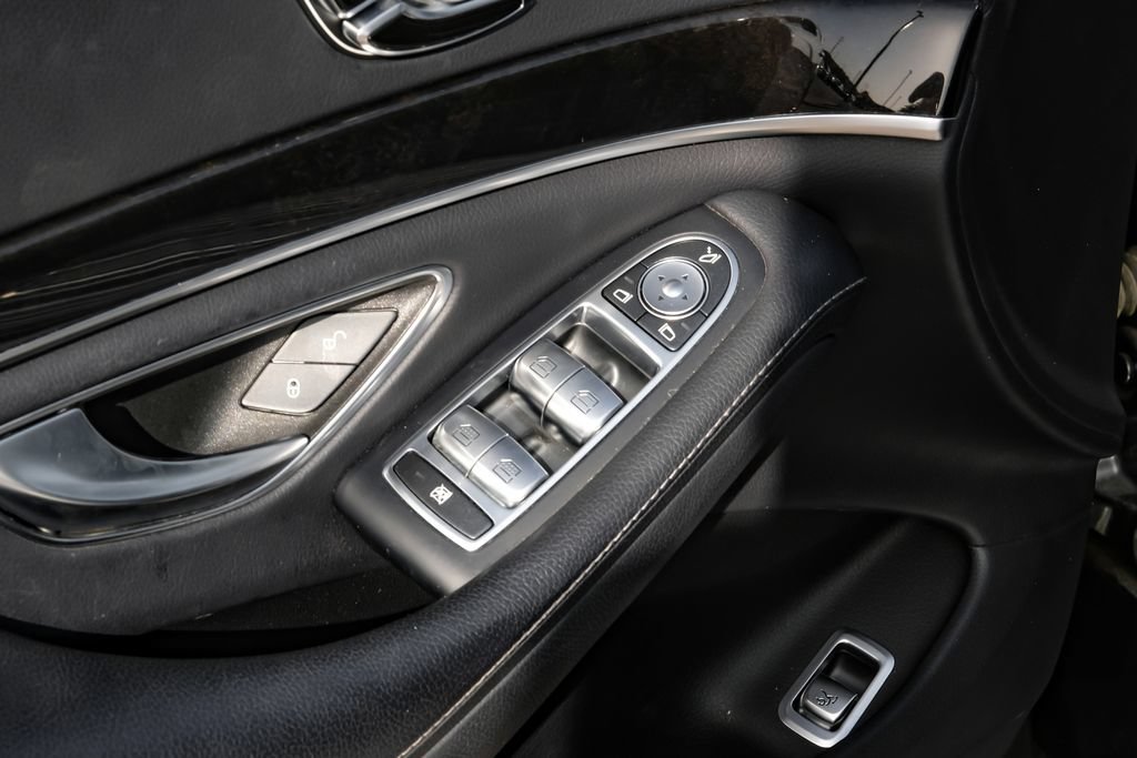 Used 2016 Mercedes-Benz S 550 Sedan image 39