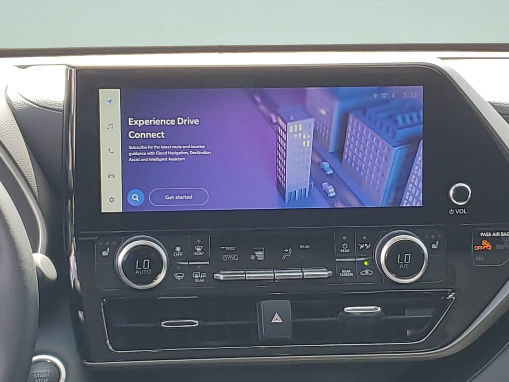 Used 2025 Toyota Highlander XLE FWD image 14