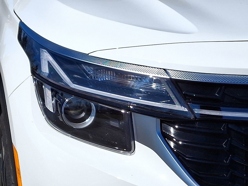 Certified 2026 Kia Seltos S FWD image 9