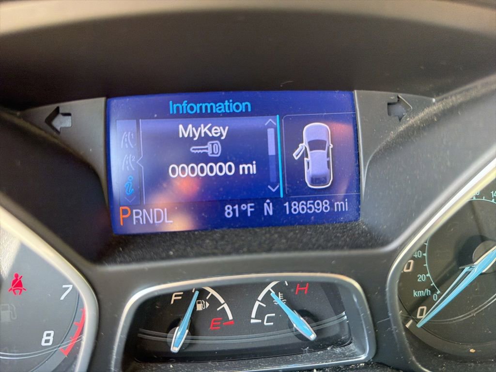 Used 2013 Ford Focus SE w/ SE Winter Pkg FWD image 4