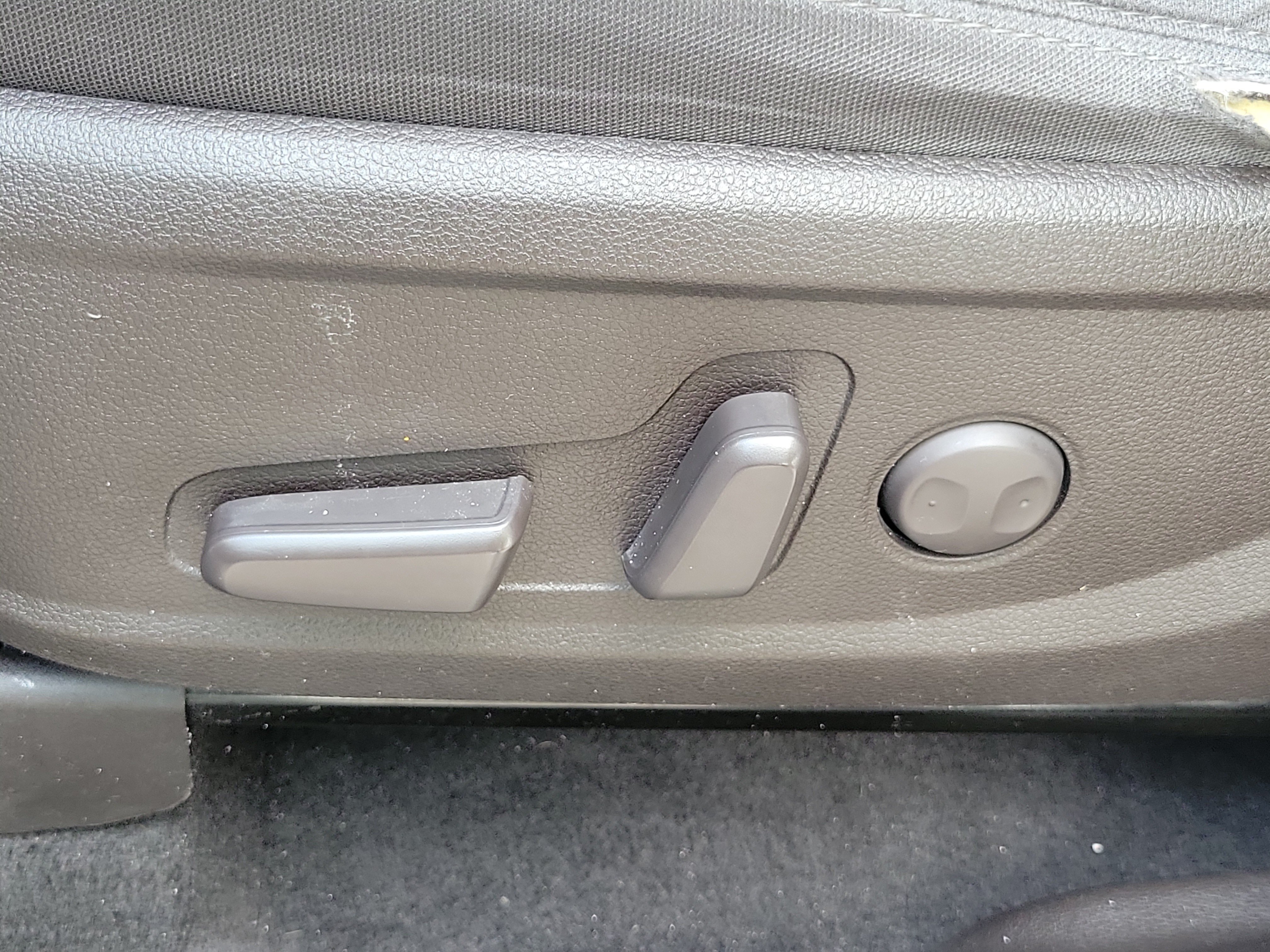 Used 2019 Hyundai Santa Fe SEL FWD image 22