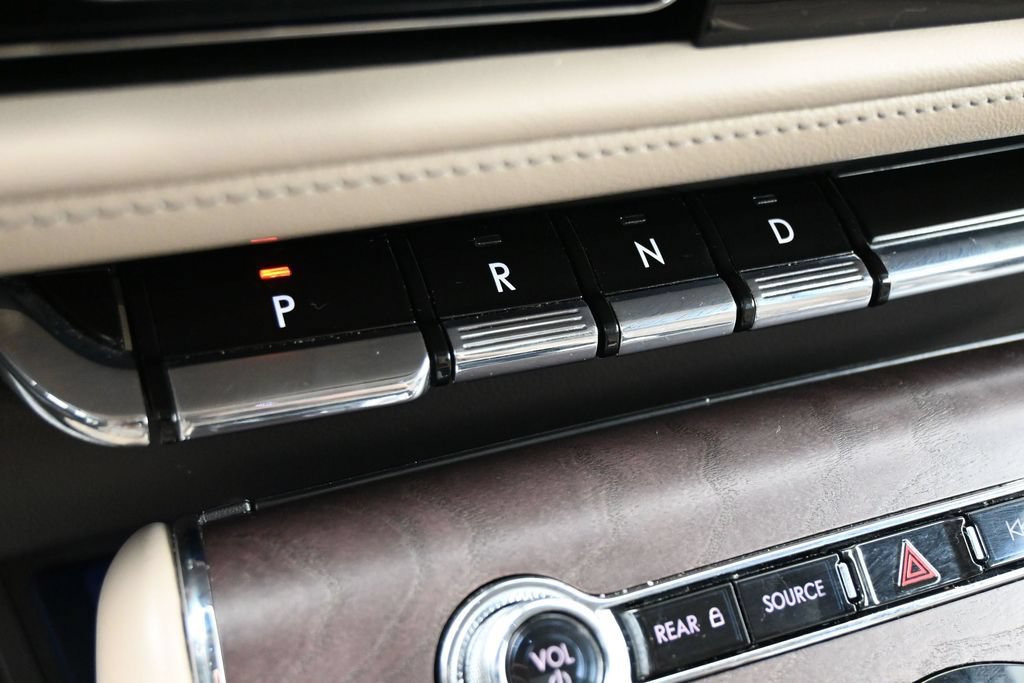 Used 2023 Lincoln Aviator Reserve w/ Equipment Group 201A RWD image 24