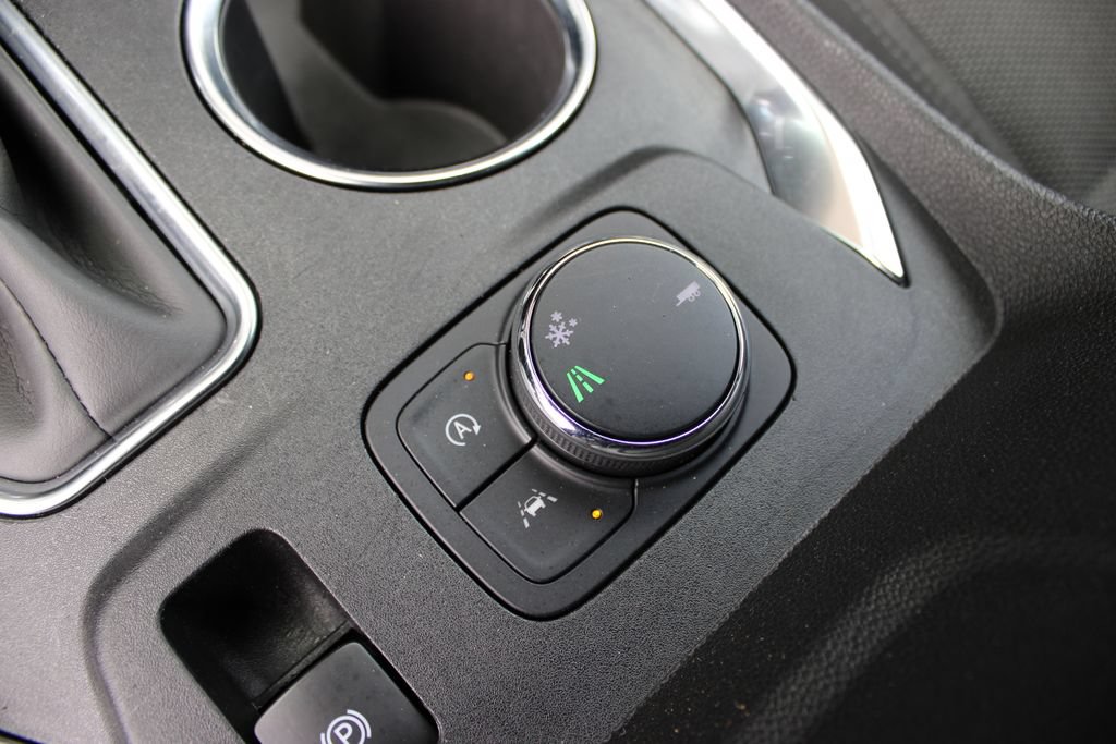 Used 2022 Chevrolet Traverse LT FWD image 25