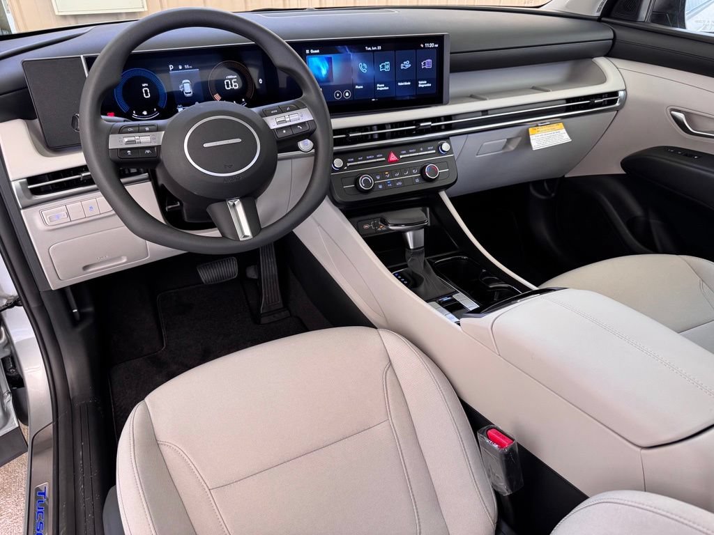 New 2026 Hyundai Tucson SE FWD image 2