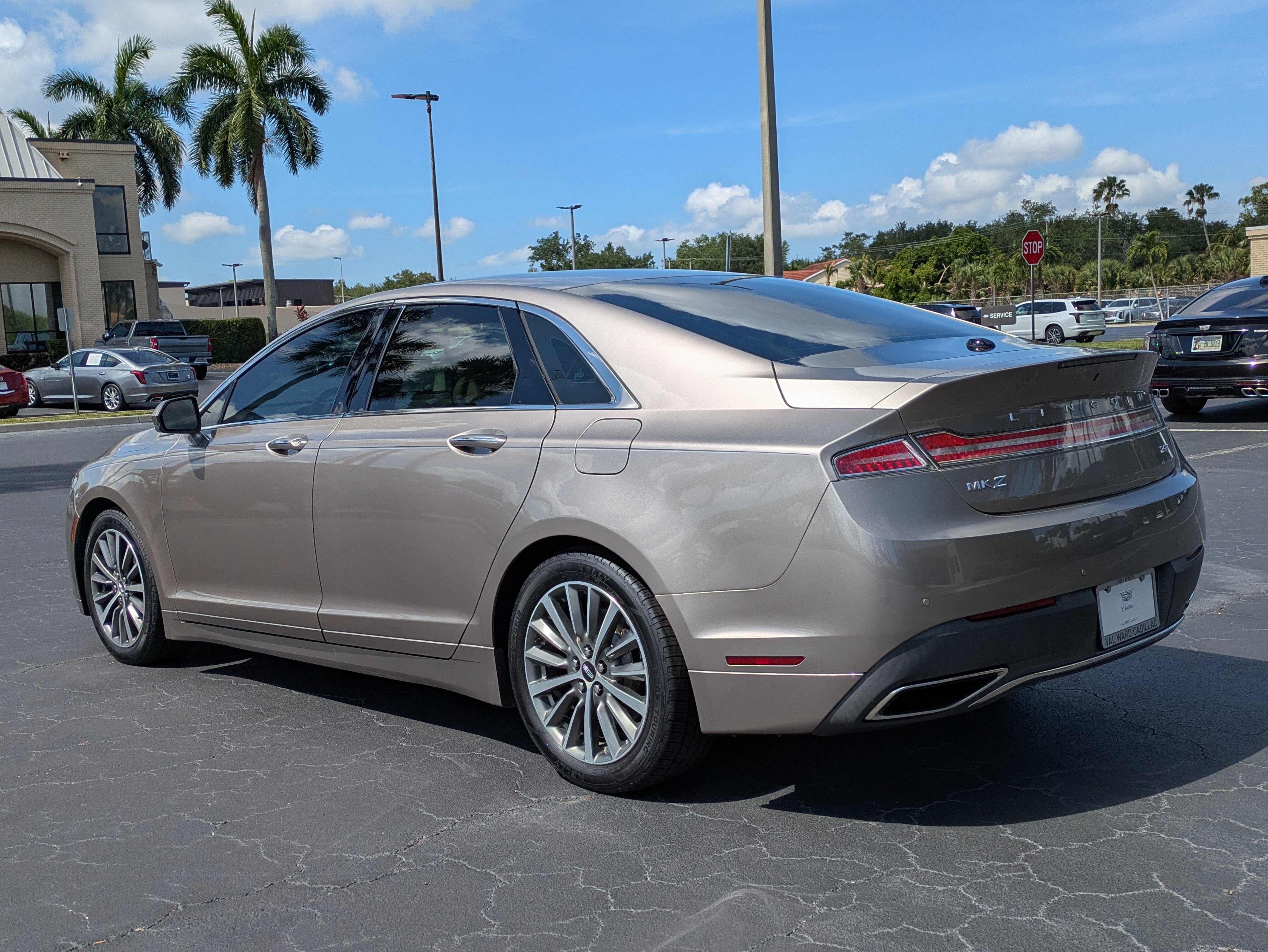 Used 2018 Lincoln MKZ Select w/ Select Plus Package FWD image 4