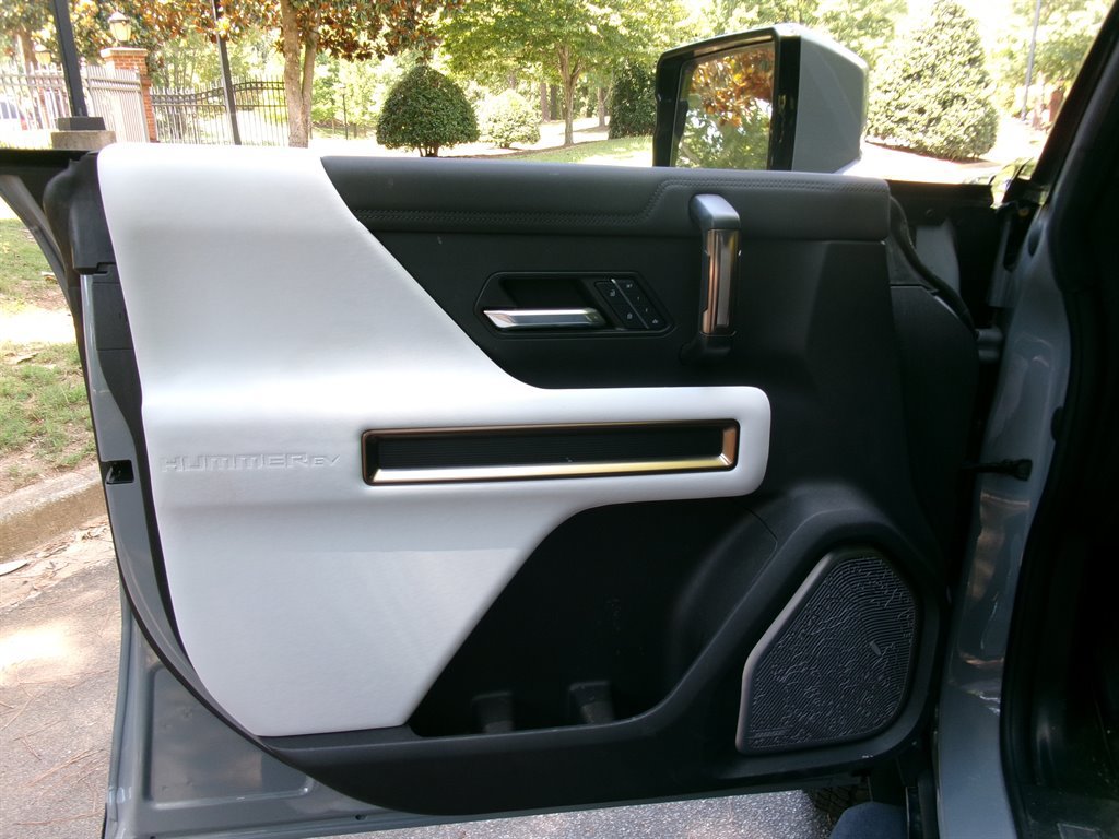 Used 2024 GMC Hummer EV 2X AWD/4WD image 10