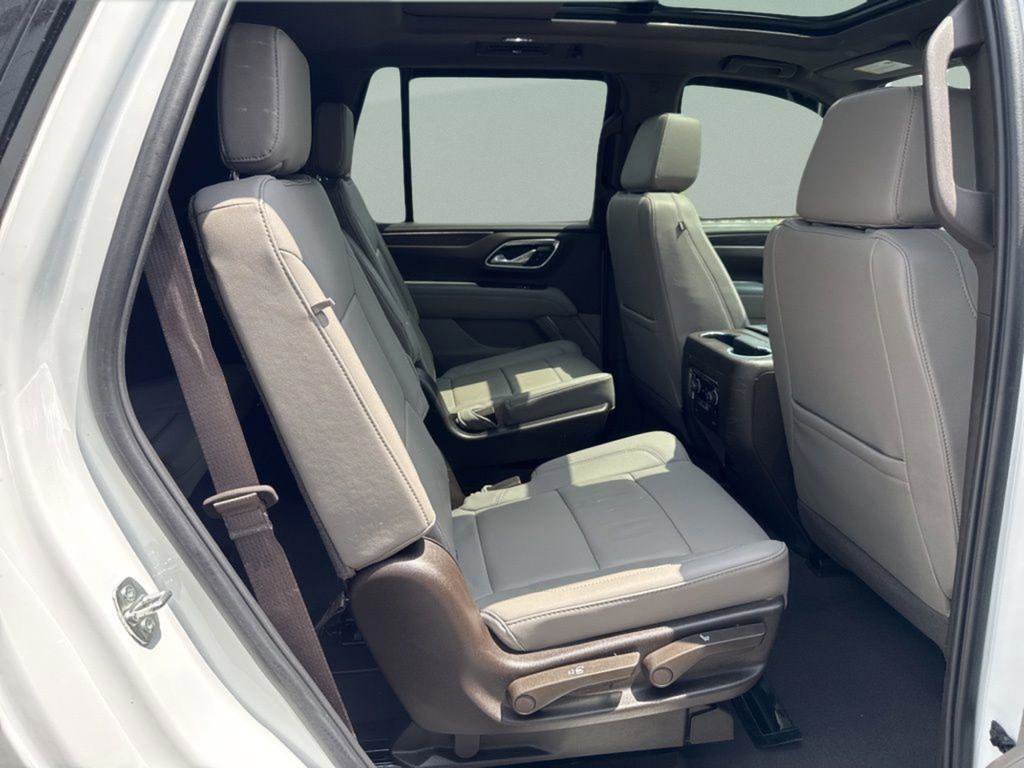 Used 2024 Chevrolet Tahoe Z71 w/ Luxury Package AWD/4WD image 34