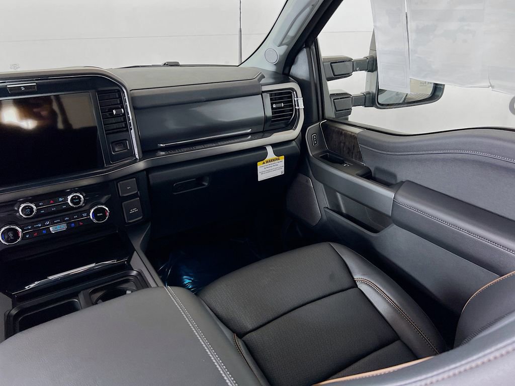 New 2026 Ford F250 Lariat w/ Black Appearance Package image 27