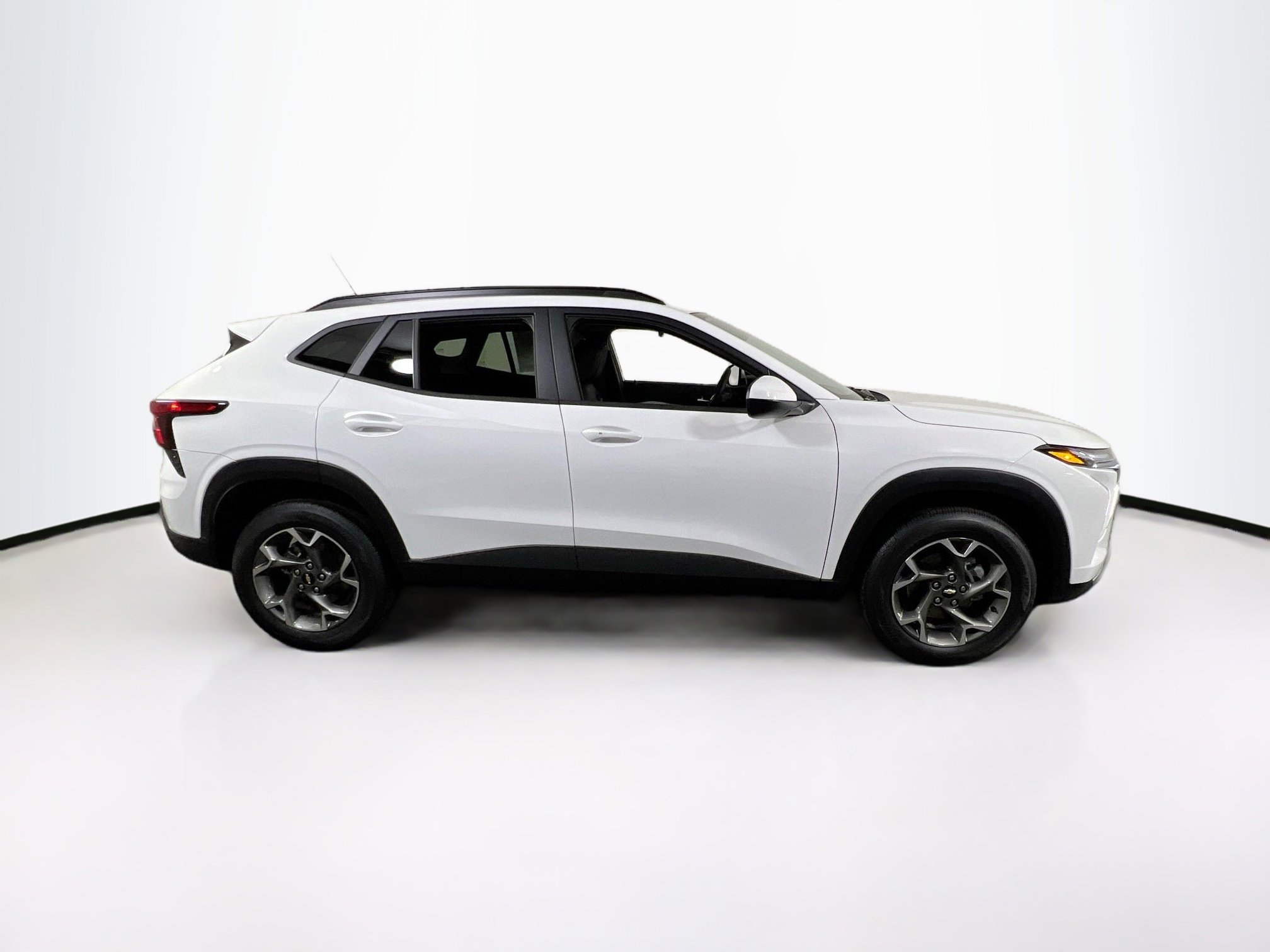 Used 2026 Chevrolet Trax LT w/ Driver Confidence Package image 4