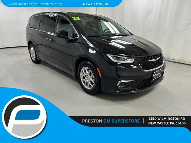 Used 2023 Chrysler Pacifica Touring-L