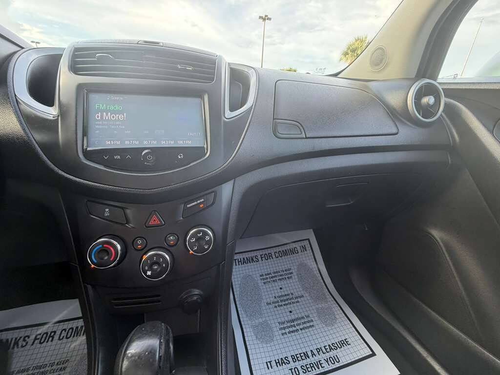 Used 2015 Chevrolet Trax LS FWD image 23