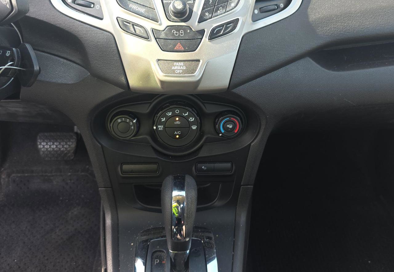 Used 2011 Ford Fiesta SEL image 14
