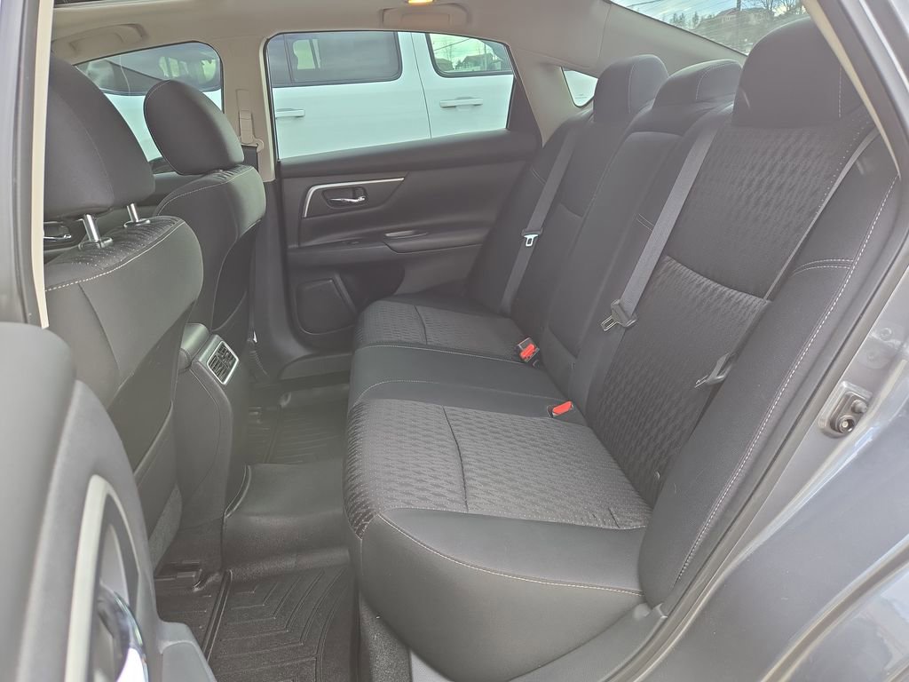 Used 2016 Nissan Altima 2.5 SV w/ Convenience Package image 15