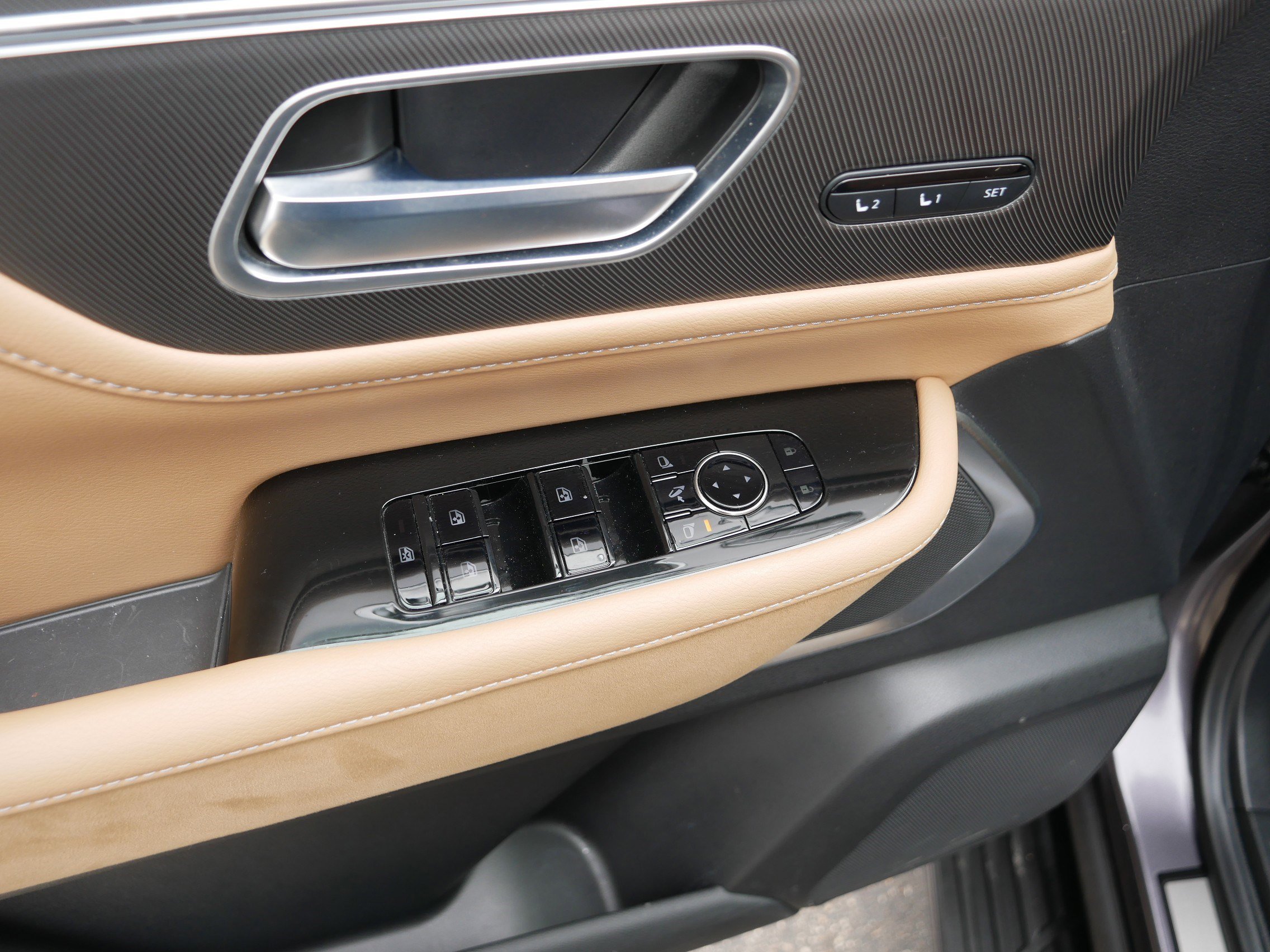 Certified 2025 INFINITI QX80 Luxe image 19