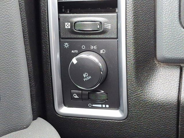 Certified 2019 RAM 1500 Classic Warlock image 28