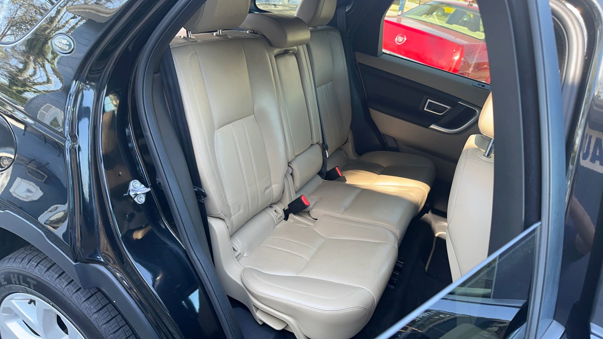 Used 2015 Land Rover Discovery Sport HSE AWD/4WD image 14