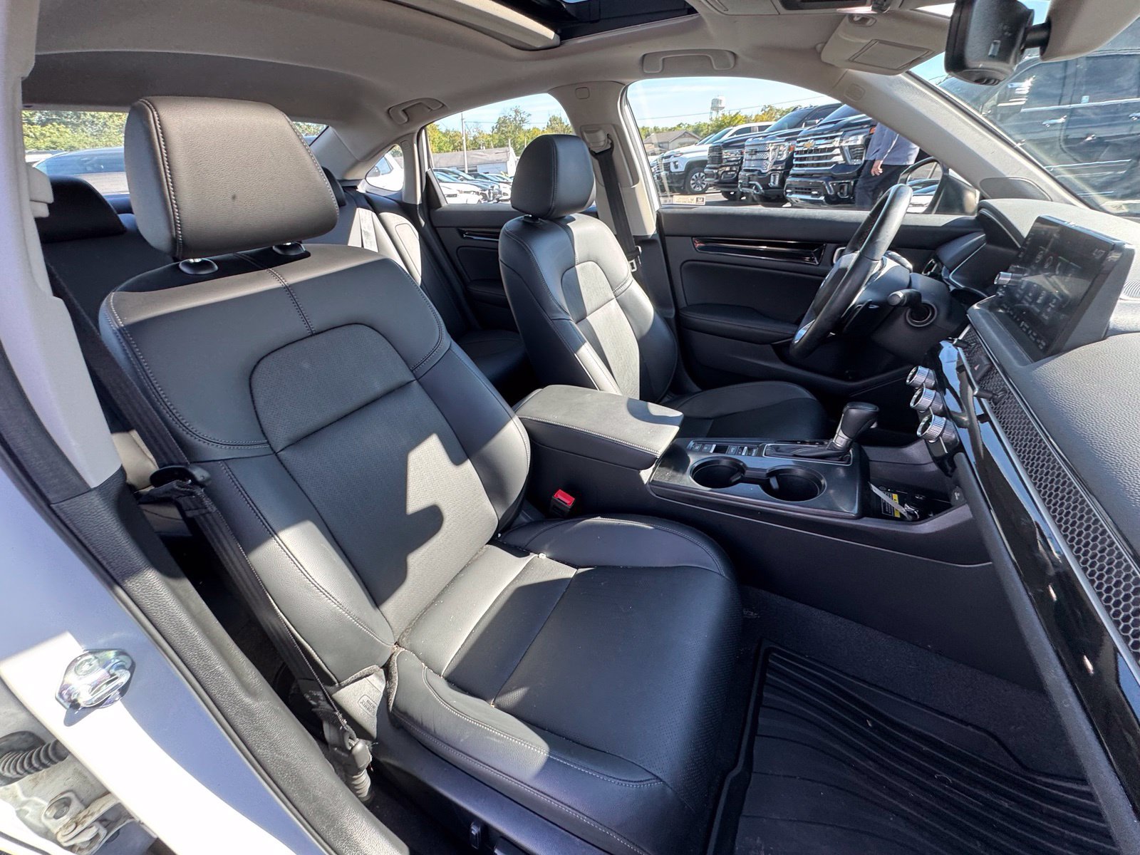 Used 2024 Honda Civic Touring image 32