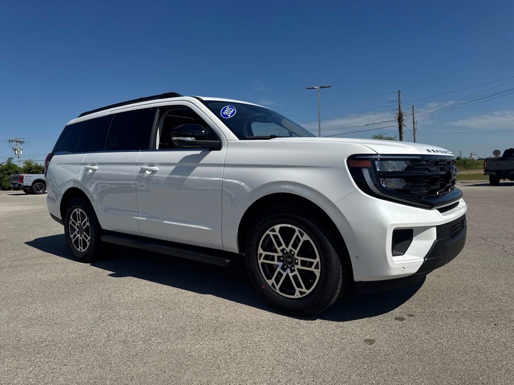 New 2025 Ford Expedition Active image 7