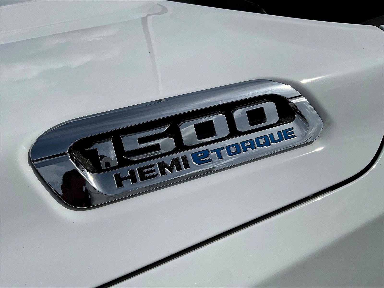 Used 2024 RAM 1500 Laramie AWD/4WD image 31