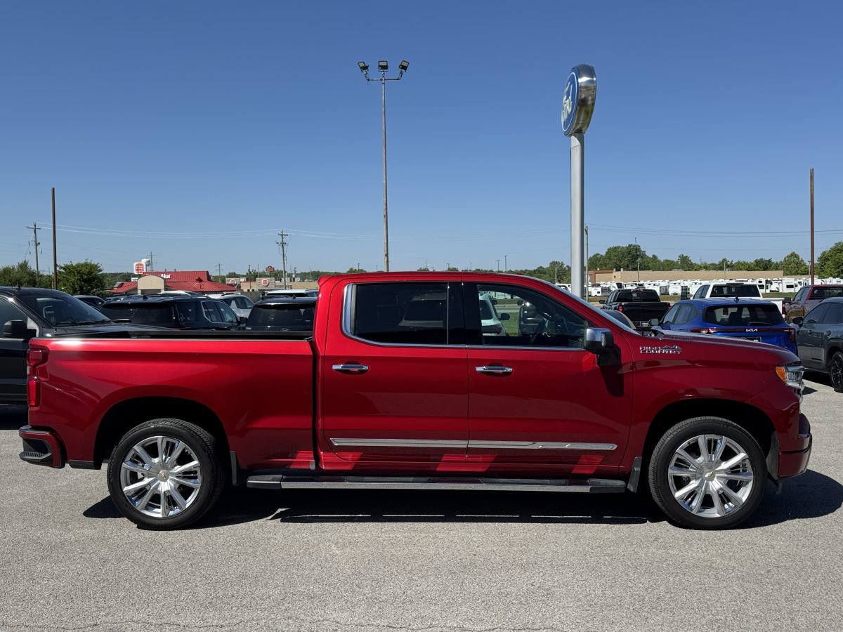 Used 2026 Chevrolet Silverado 1500 High Country w/ Technology Package AWD/4WD image 3