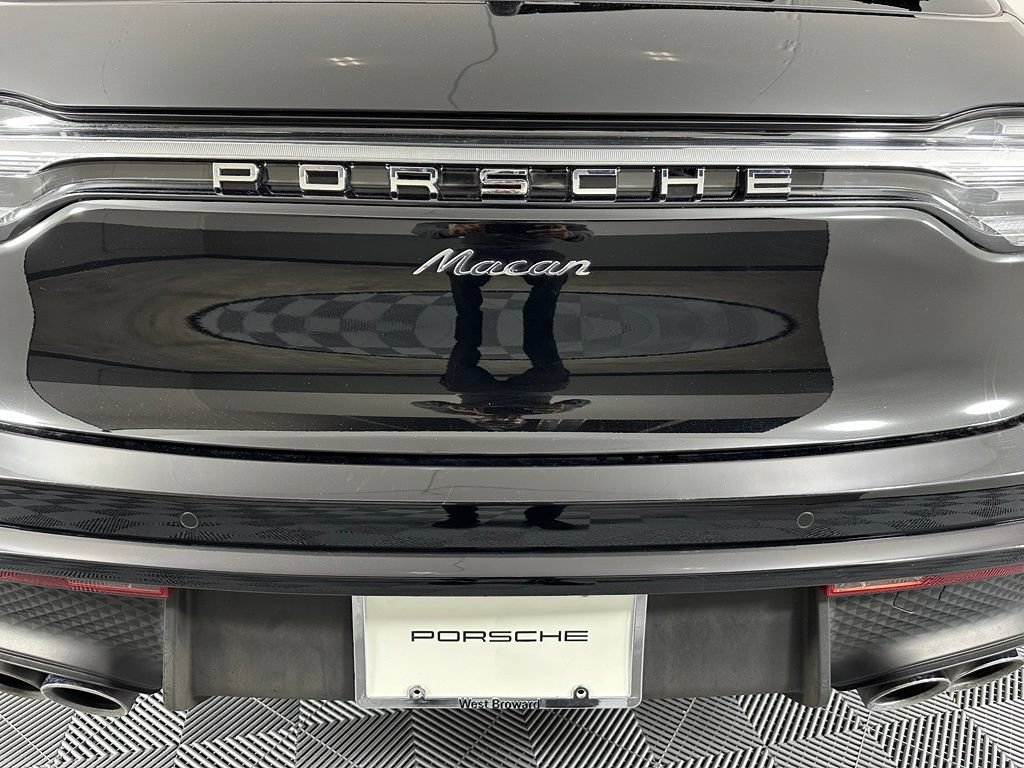 Certified 2025 Porsche Macan w/ Premium Package Plus AWD/4WD image 14
