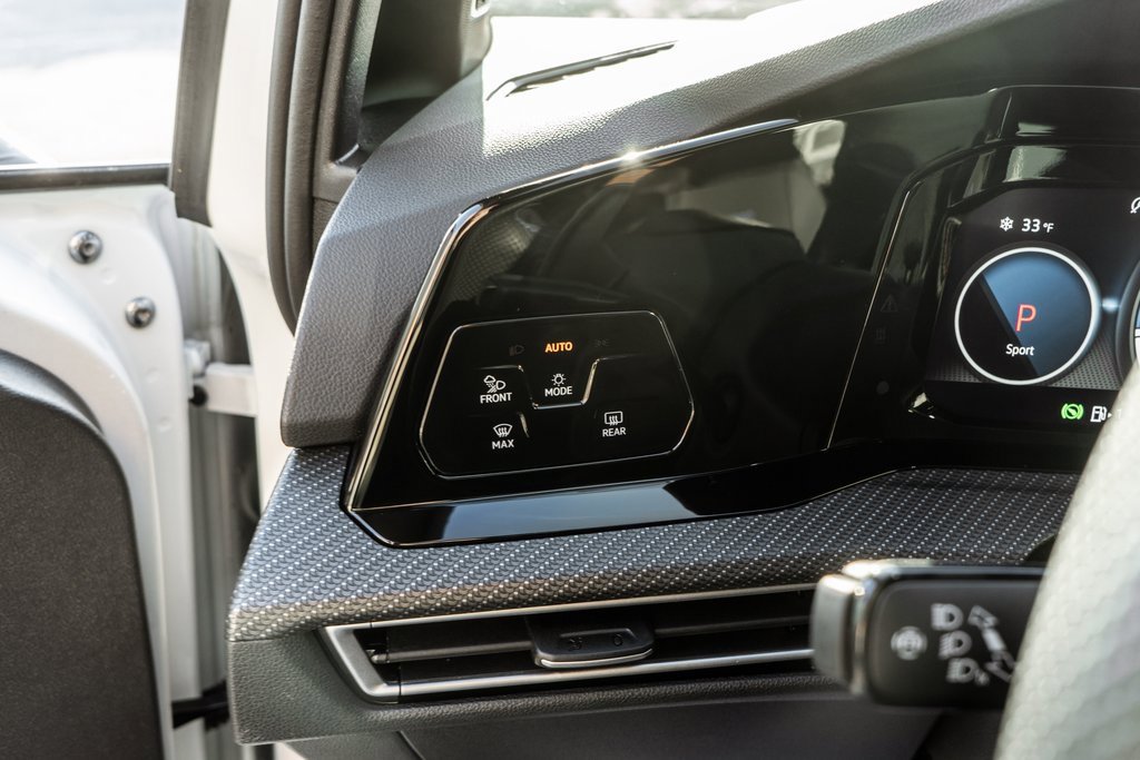 Used 2024 Volkswagen Golf R image 18